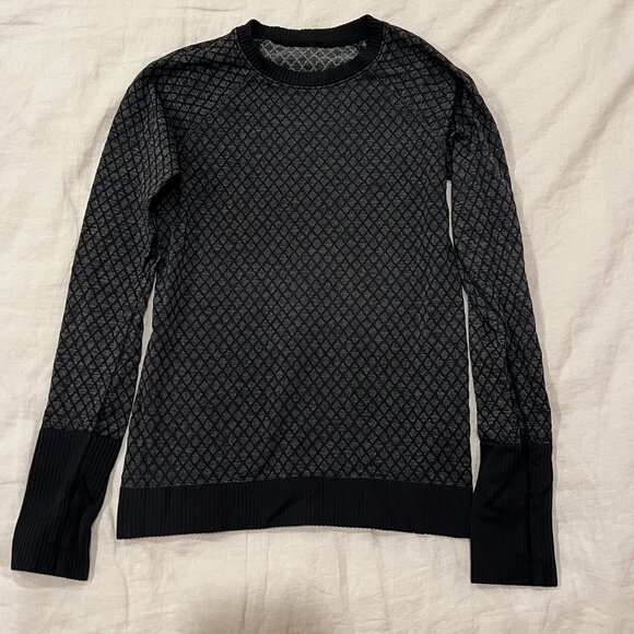 Lululemon Rest Less Pullover Long Sleeve Size 2 Color: black/grey - Picture 6 of 9